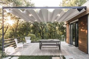 pérgolas de lona tensada en una terraza (marca Corradi)